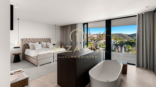 Villa de luxe exclusive à vendre à Can Furnet avec vue imprenable, Ibiza