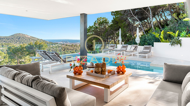 Exclusieve luxe designvilla in Can Furnet met adembenemend uitzicht te koop, Ibiza