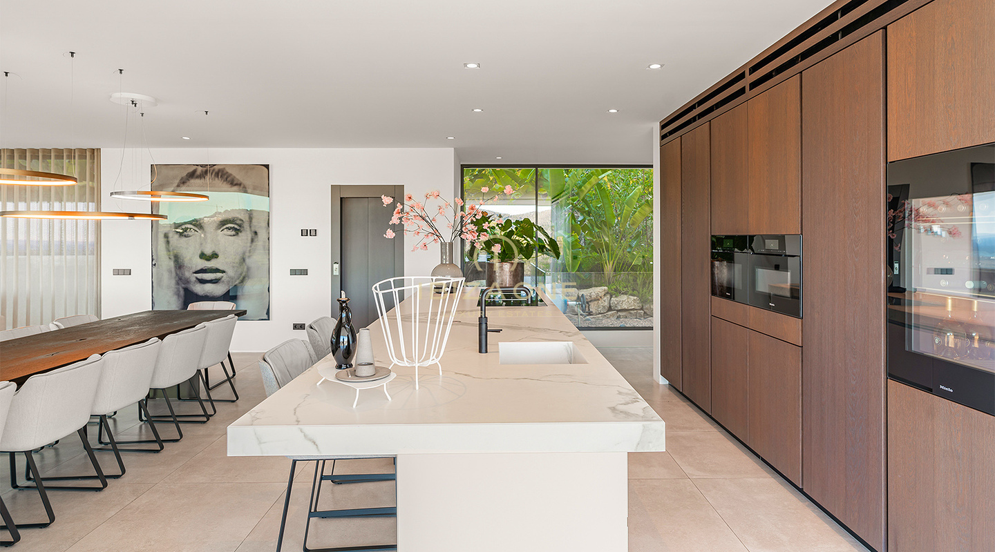 Exclusieve luxe designvilla in Can Furnet met adembenemend uitzicht te koop, Ibiza
