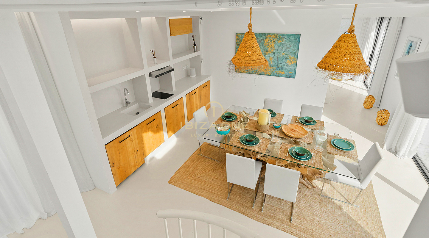 Villa exquise et luxueuse en première ligne de mer avec accès privé à la plage et à la mer à vendre, Ibiza