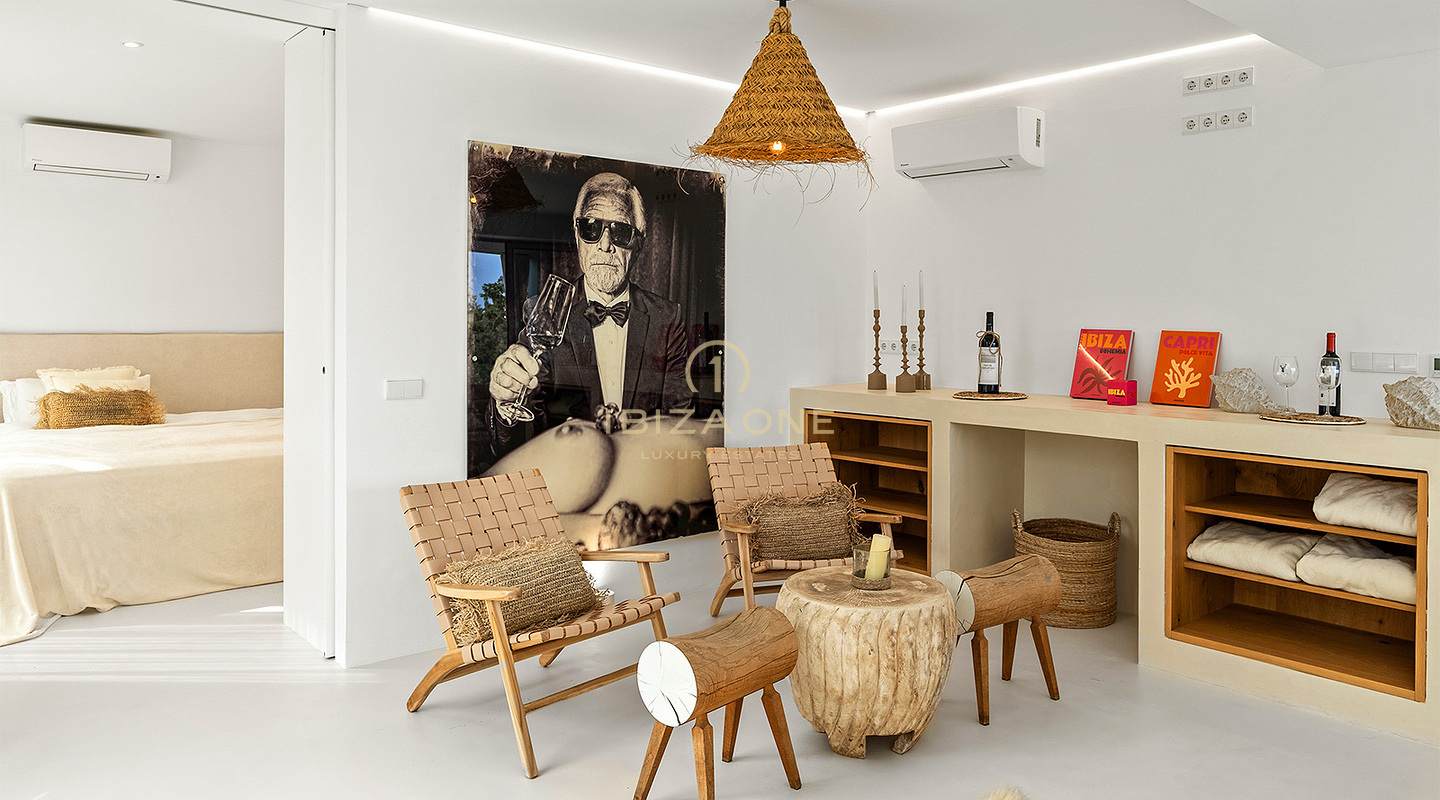 Exquisite und luxuriöse Villa in erster Meereslinie mit privatem Strandzugang und Meerzugang zu verkaufen, Ibiza