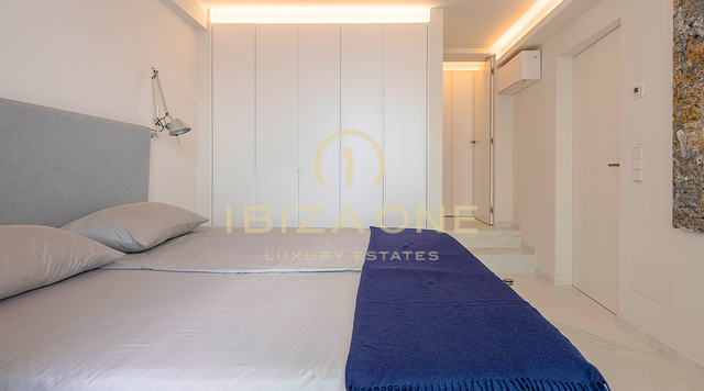 Modern, luxury and exquiste penthouse with frontline sea view for sale, Ibiza
