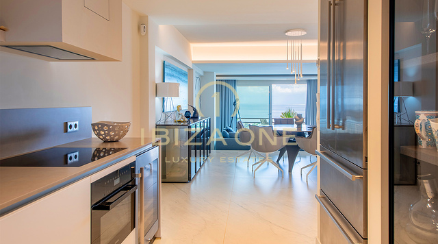 Modern, luxury and exquiste penthouse with frontline sea view for sale, Ibiza
