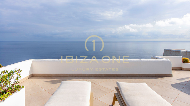 Modern, luxury and exquiste penthouse with frontline sea view for sale, Ibiza