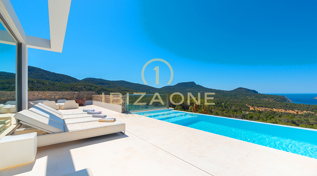 Big corner luxury townhouse in Cala Carbo with infinity pool overlooking Es Vedrà for Sale, Ibiza
