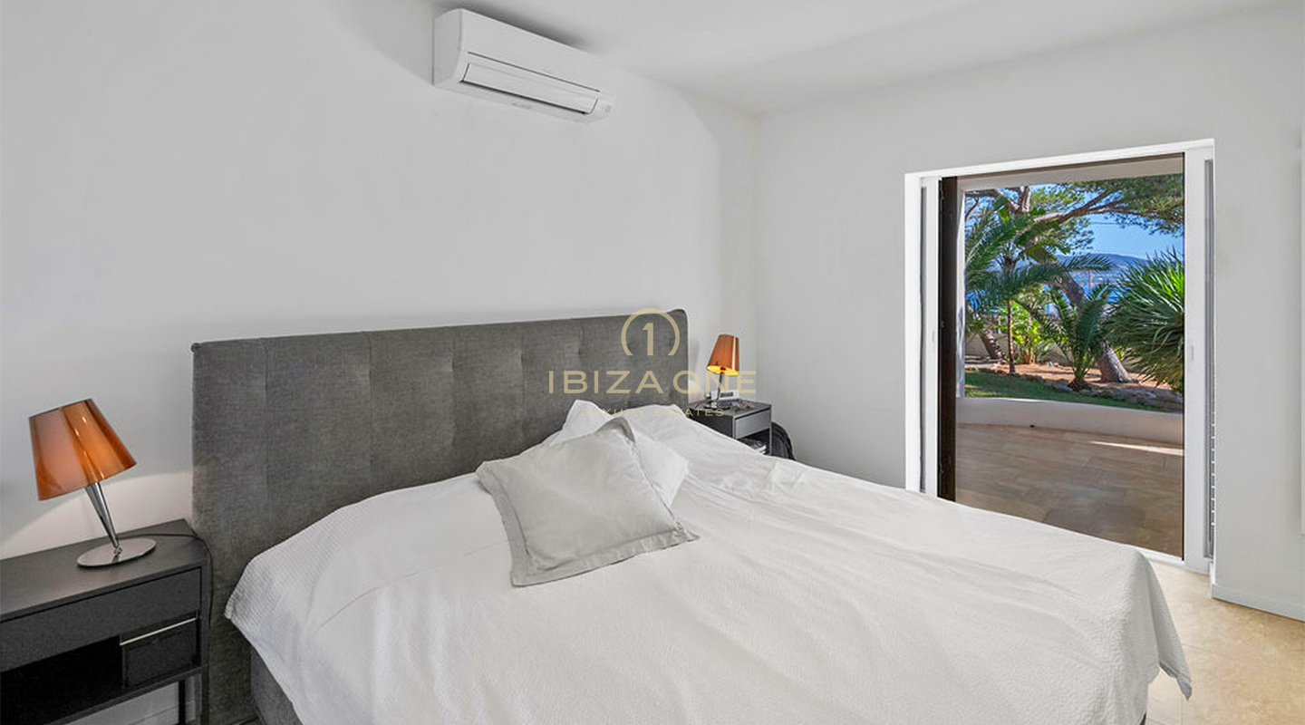 Propriété en première ligne d'Ibiza avec accès privé à la mer et vue sur le coucher du soleil – À vendre dès maintenant, Ibiza