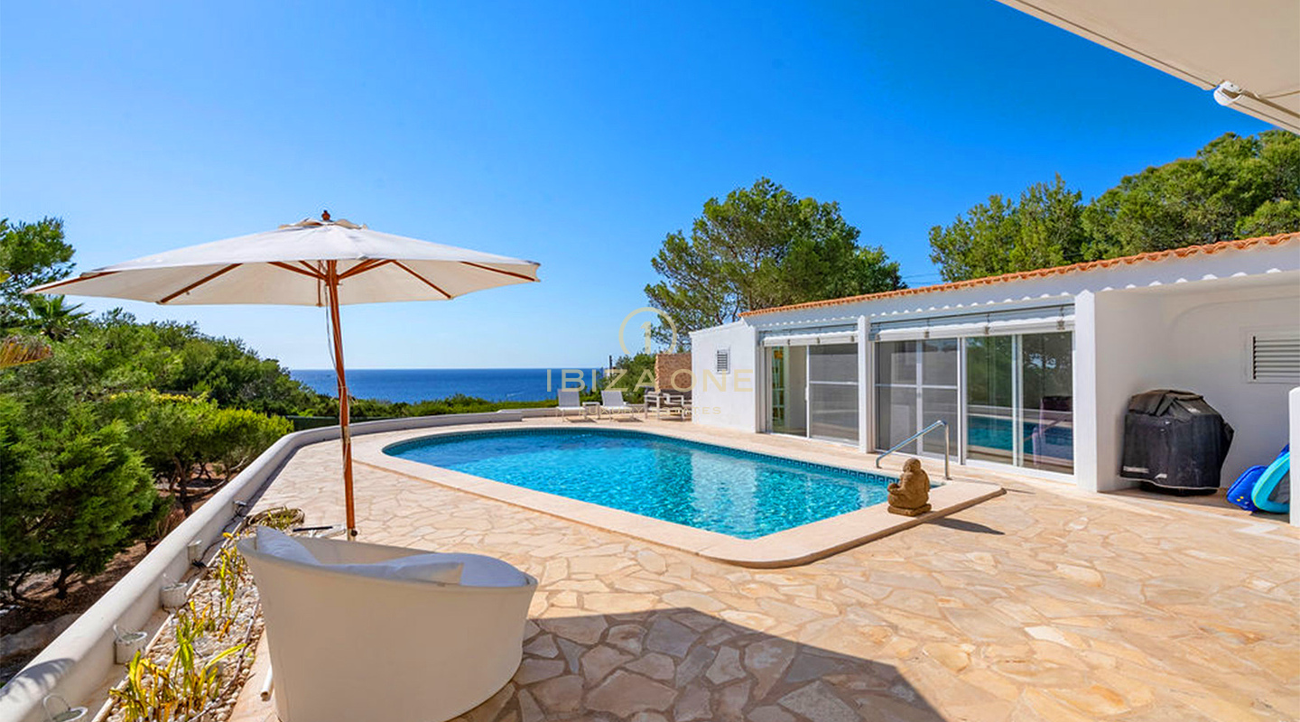 Ibiza Frontline Property met privétoegang tot de zee en uitzicht op de zonsondergang - Nu te koop, Ibiza