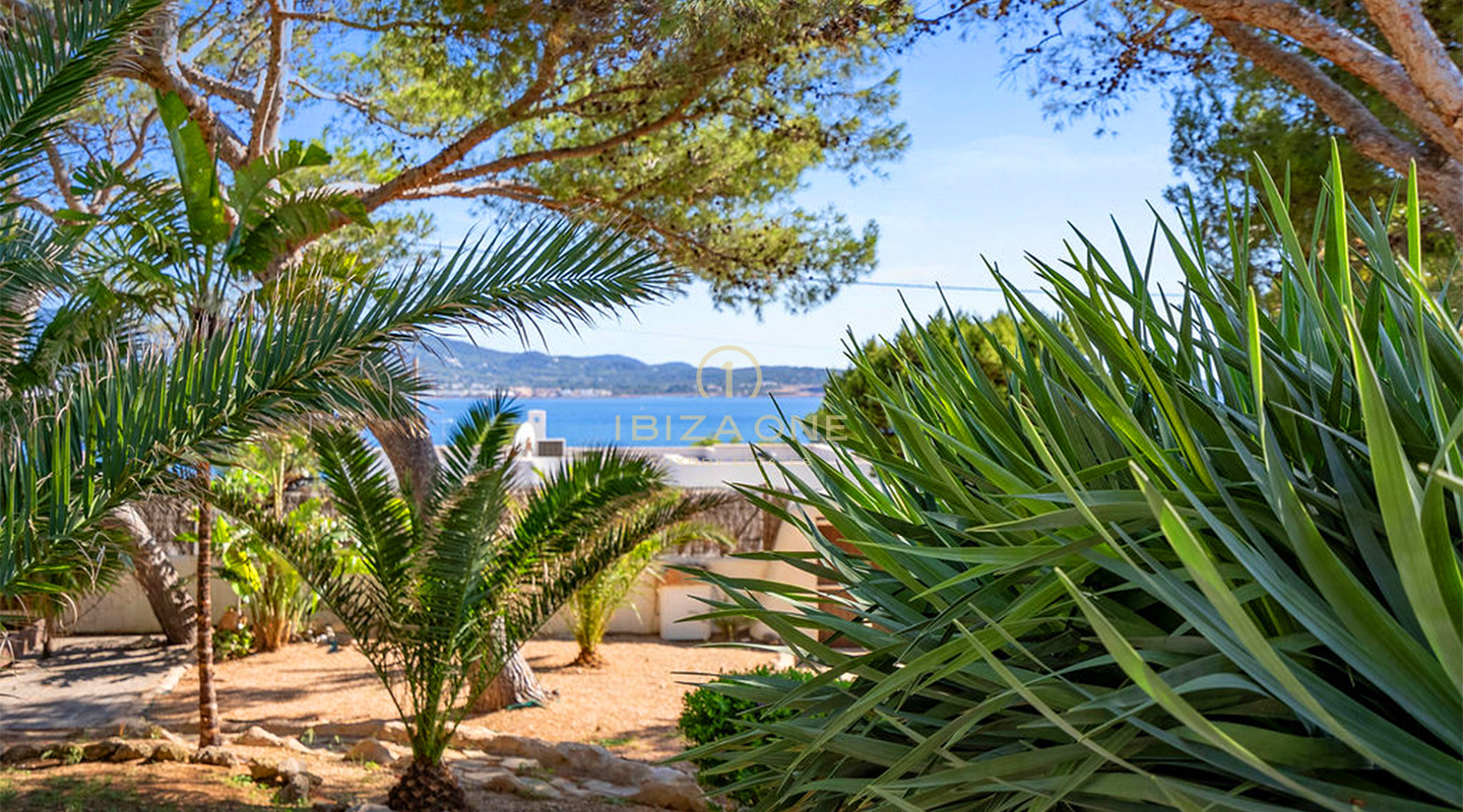 Ibiza Frontline Property met privétoegang tot de zee en uitzicht op de zonsondergang - Nu te koop, Ibiza