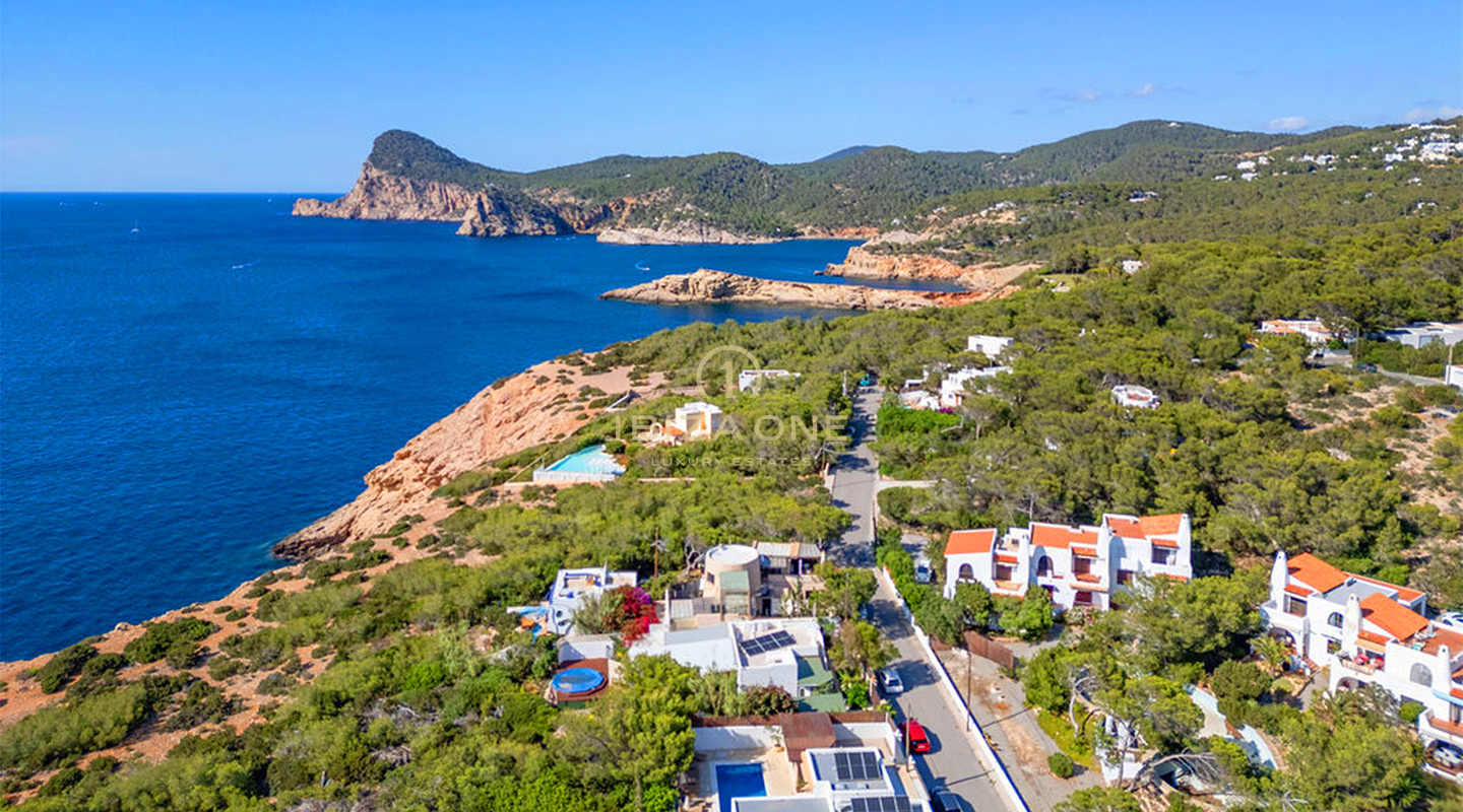 Ibiza Frontline Property met privétoegang tot de zee en uitzicht op de zonsondergang - Nu te koop, Ibiza