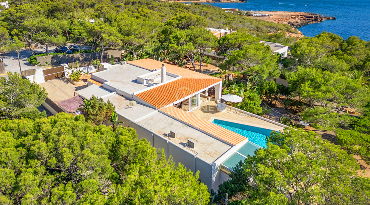 Proprietà in prima linea a Ibiza con accesso privato al mare e vista sul tramonto - In vendita ora, Ibiza