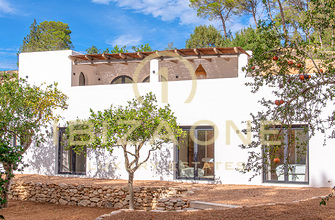 REMAX - Carla da Rosa - Fully Renovated Luxury Villa Valley Views Near Santa Eulària