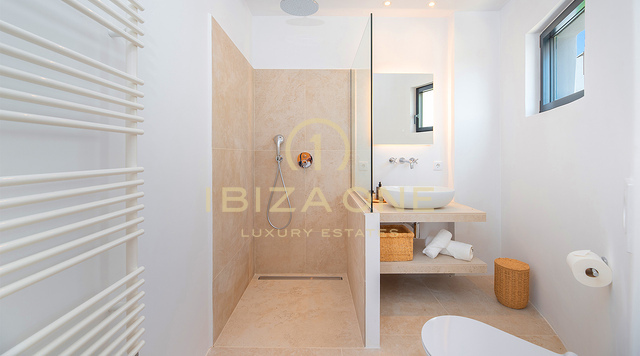 Architectonisch meesterwerk van een luxe villa in Blakstad-stijl te koop op Ibiza