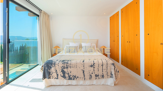 Architectonisch meesterwerk van een luxe villa in Blakstad-stijl te koop op Ibiza