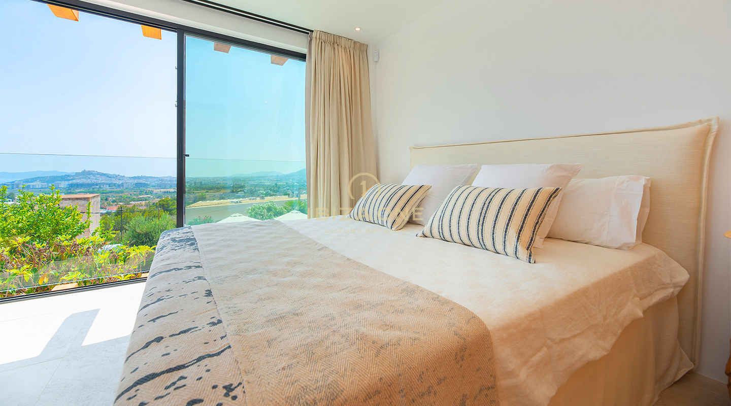Architectonisch meesterwerk van een luxe villa in Blakstad-stijl te koop op Ibiza