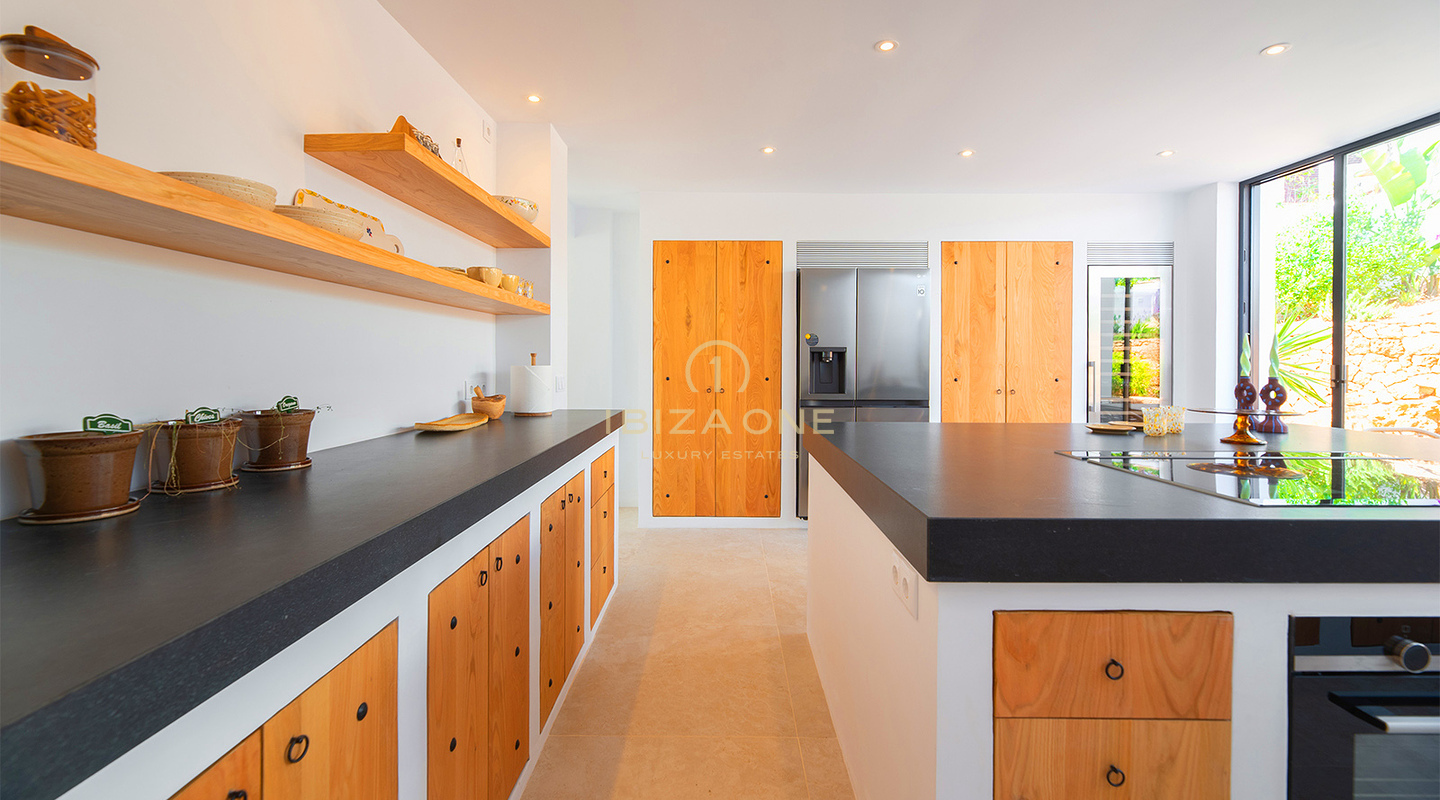 Architectonisch meesterwerk van een luxe villa in Blakstad-stijl te koop op Ibiza