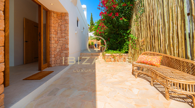 Architectonisch meesterwerk van een luxe villa in Blakstad-stijl te koop op Ibiza