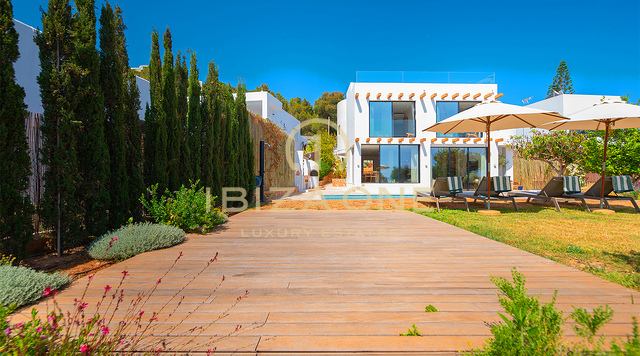 Architectonisch meesterwerk van een luxe villa in Blakstad-stijl te koop op Ibiza