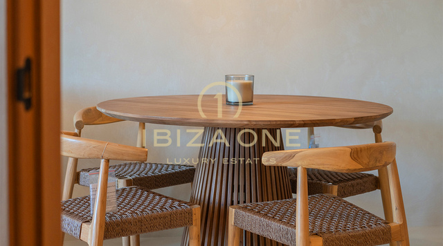 Exclusivo apartamento de lujo reformado en Marina Botafoch en venta, Ibiza
