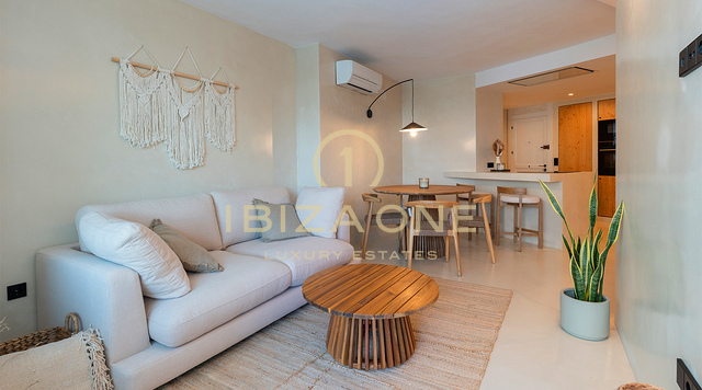 Exklusive, luxuriös renovierte Wohnung in Marina Botafoch zu verkaufen, Ibiza