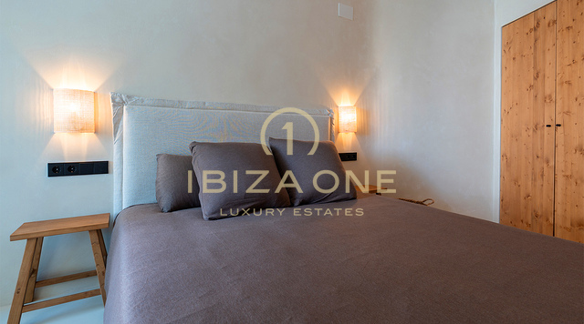 Exclusief luxe gerenoveerd appartement in Marina Botafoch te koop, Ibiza