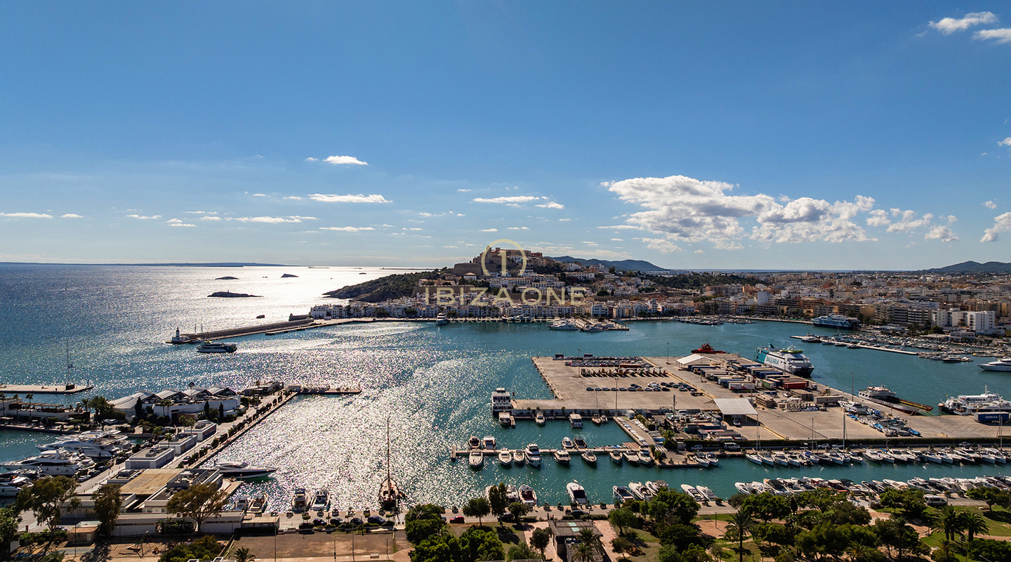 Exklusive, luxuriös renovierte Wohnung in Marina Botafoch zu verkaufen, Ibiza