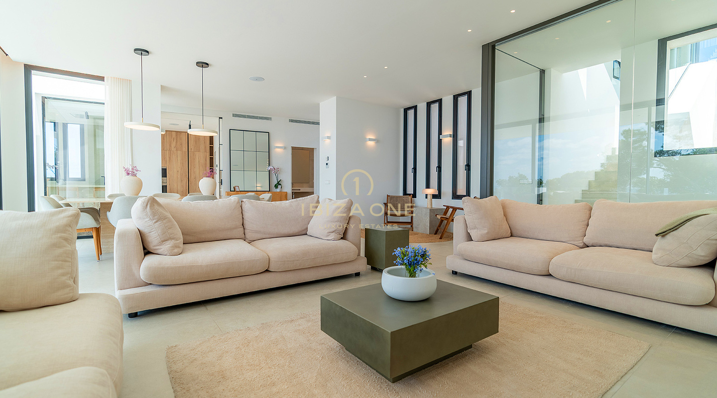 Moderne Villa in erster Strandlinie mit privatem Meerzugang zur Langzeitmiete in Cap Martinet, Ibiza