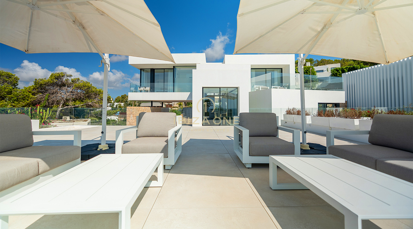 Moderne Villa in erster Strandlinie mit privatem Meerzugang zur Langzeitmiete in Cap Martinet, Ibiza