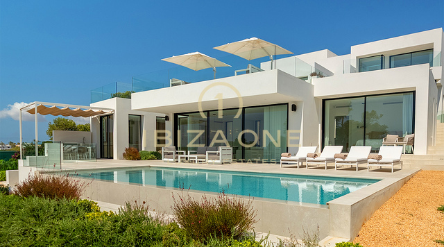 Villa moderne en bord de mer avec accès privé à la mer, à louer à long terme à Cap Martinet, Ibiza