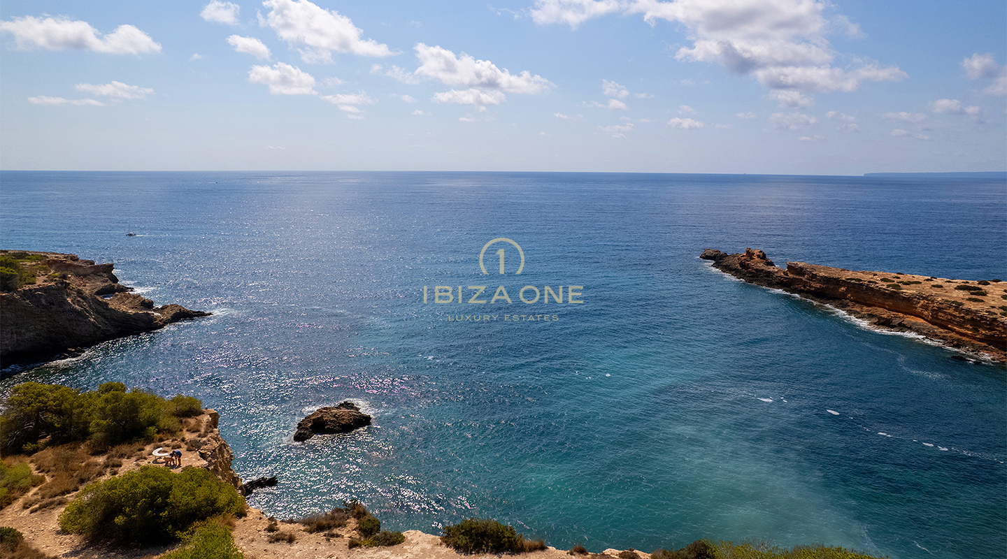 Modern First-Line Beachfront Villa with Private Sea Access for Long-Term Rent in Cap Martinet, Ibiza