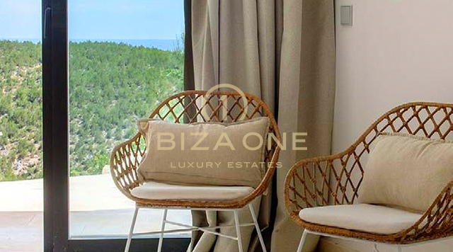 Villa de lujo recién renovada con impresionantes vistas al mar en venta, Ibiza