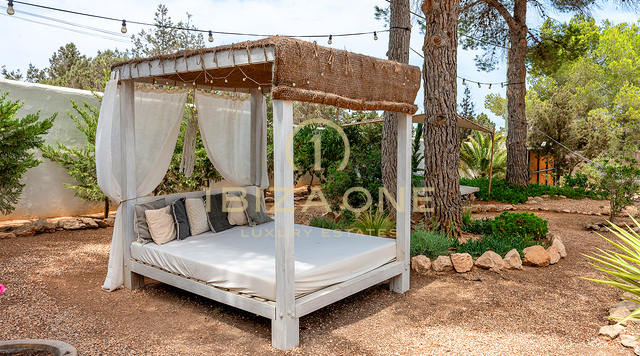 Elegante villa bohémien di lusso con vista sul tramonto in vendita, Ibiza