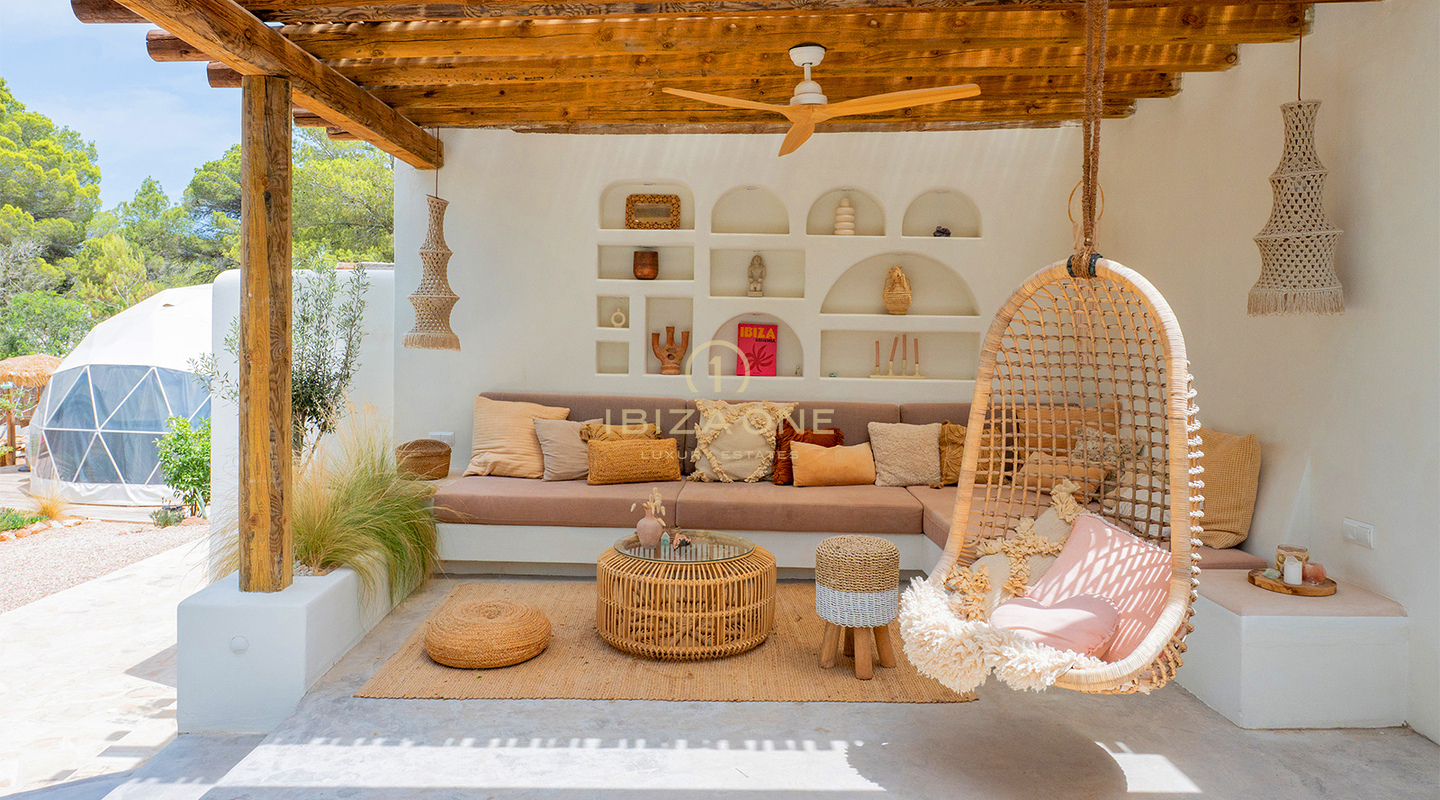 Elegante villa bohémien di lusso con vista sul tramonto in vendita, Ibiza