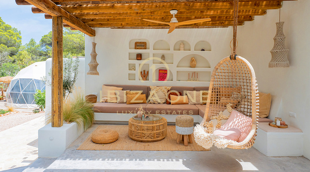Villa de luxe bohème élégante avec vue sur le coucher du soleil à vendre, Ibiza