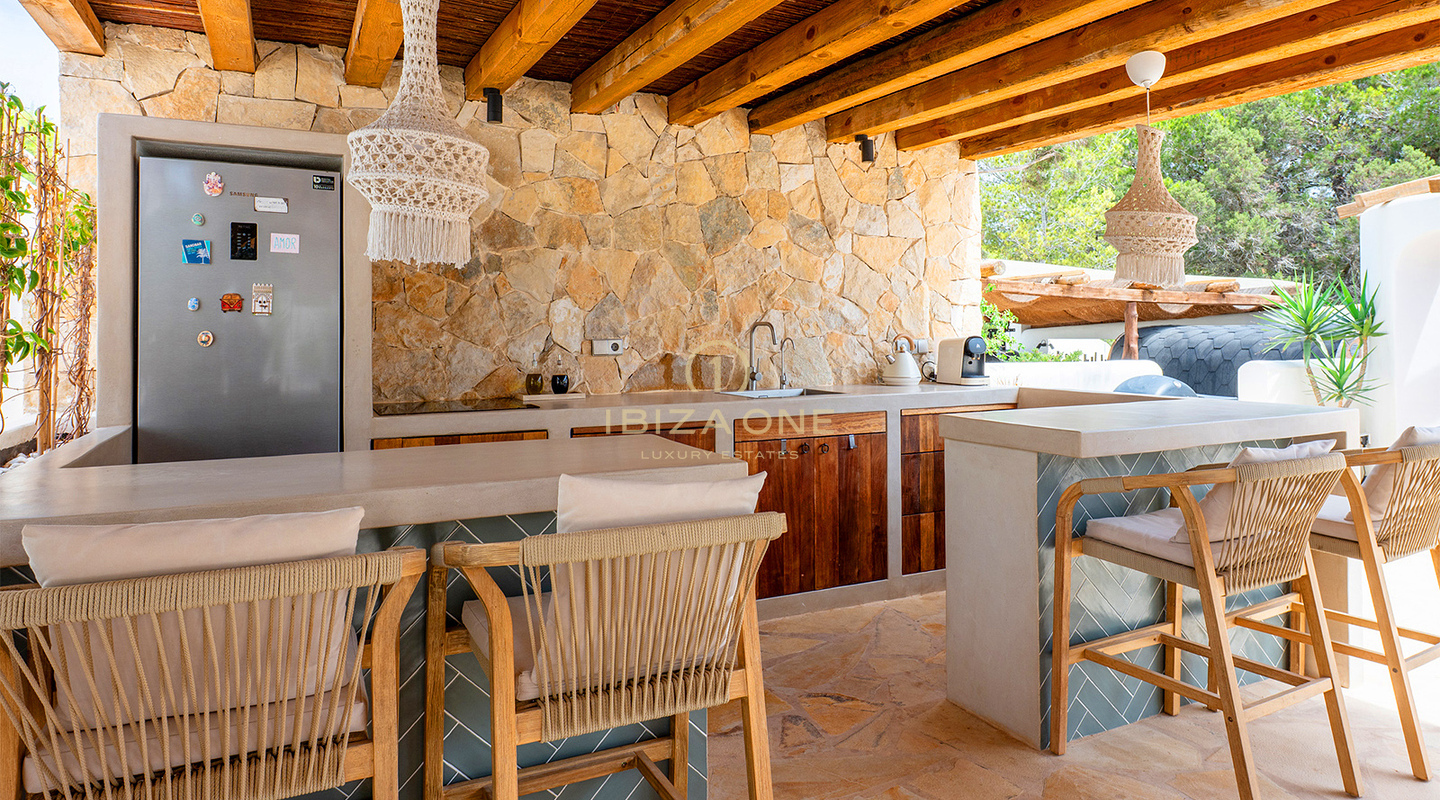 Elegante villa bohémien di lusso con vista sul tramonto in vendita, Ibiza