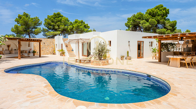 Villa de luxe bohème élégante avec vue sur le coucher du soleil à vendre, Ibiza