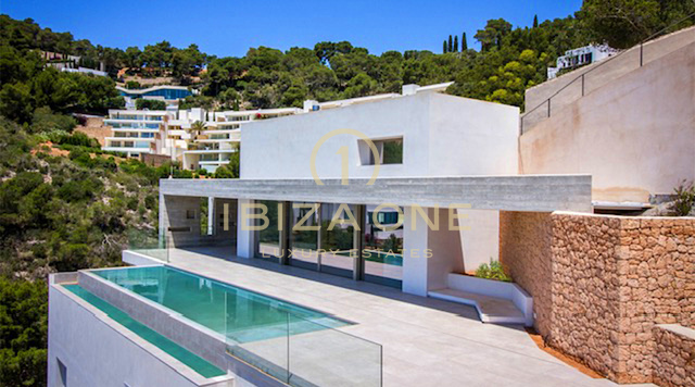 Villa de luxe moderne avec vue imprenable sur la mer à vendre, Ibiza