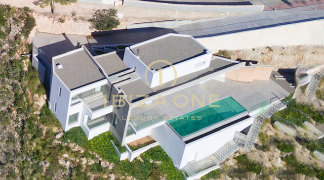 Villa de luxe moderne avec vue imprenable sur la mer à vendre, Ibiza