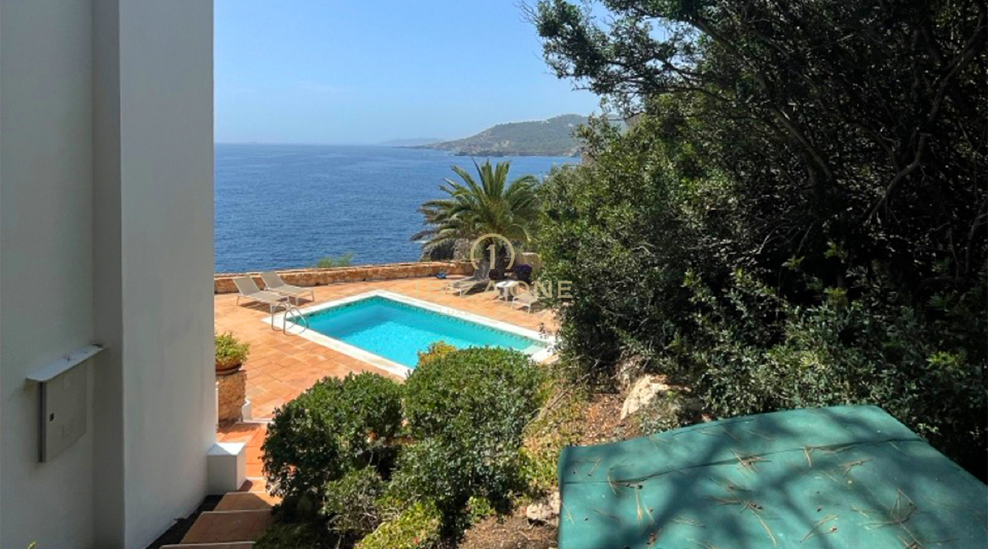 Luxuriöse Villa in erster Linie mit privatem Zugang zum Meer zu verkaufen, Ibiza