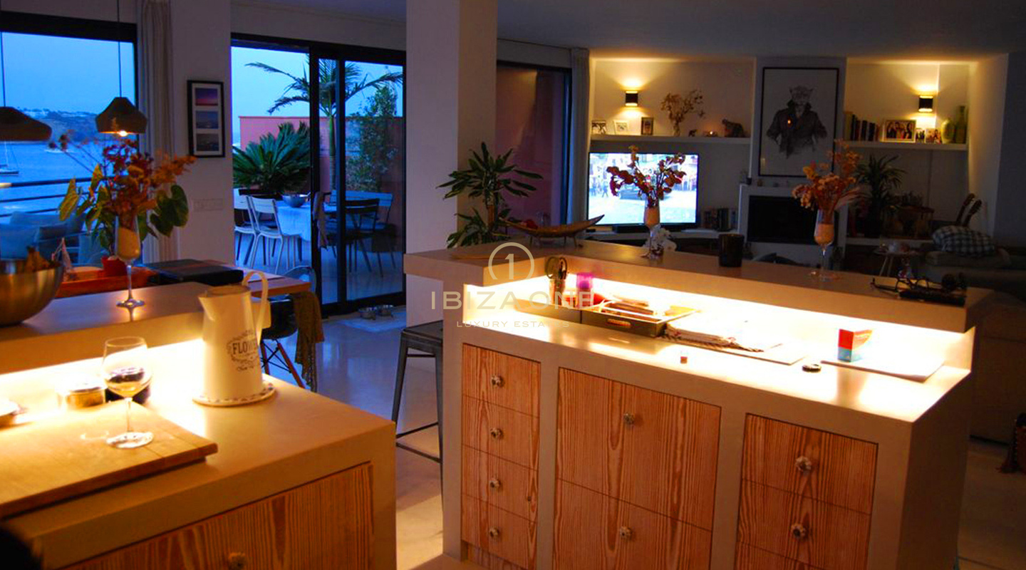 Außergewöhnlich luxuriöses Penthouse in Marina Botafoch mit direktem Meerzugang zur Langzeitmiete, Ibiza