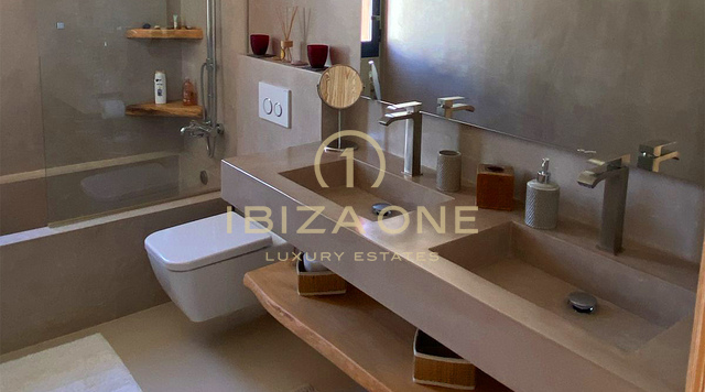 Exceptionally Luxury Penthouse at Marina Botafoch with Dirext Sea Access for Long Term Rent, Ibiza