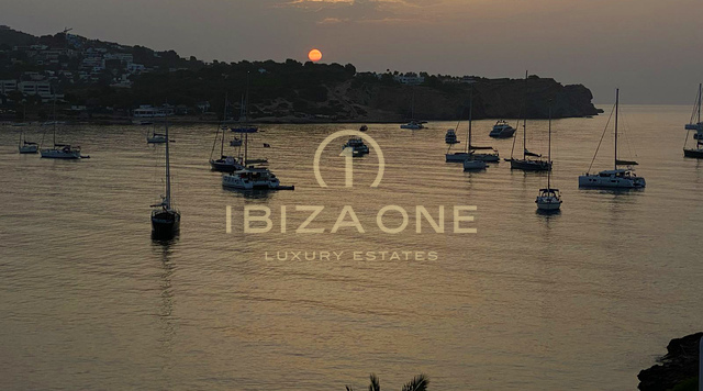 Exceptionally Luxury Penthouse at Marina Botafoch with Dirext Sea Access for Long Term Rent, Ibiza