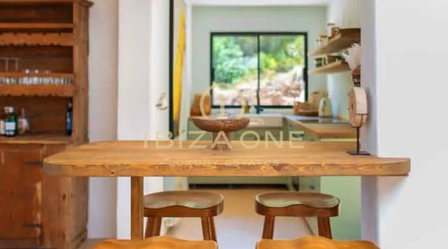 Preciosa villa de lujo en Blakstad, rodeada de naturaleza, en venta en San Lorenzo, Ibiza.