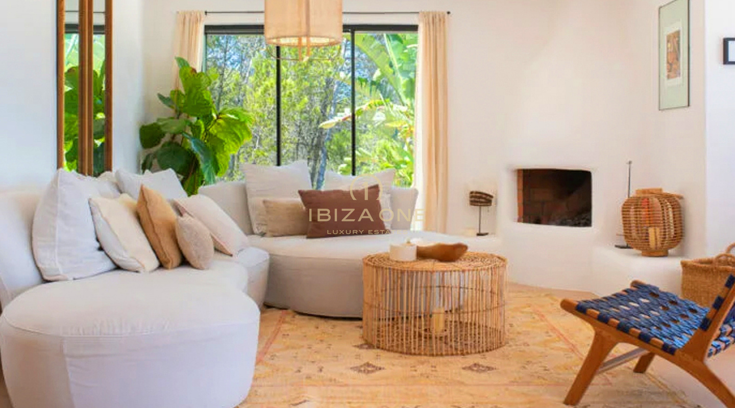 Preciosa villa de lujo en Blakstad, rodeada de naturaleza, en venta en San Lorenzo, Ibiza.