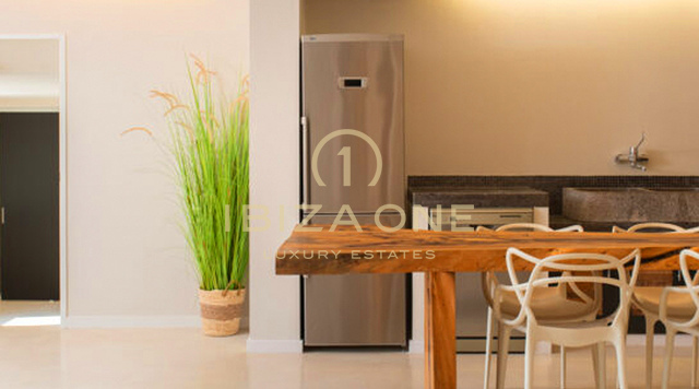 Moderne luxe villa met 5 slaapkamers, toeristische verhuurvergunning en fantastisch uitzicht op zee te koop in Santa Eulalia, Ibiza
