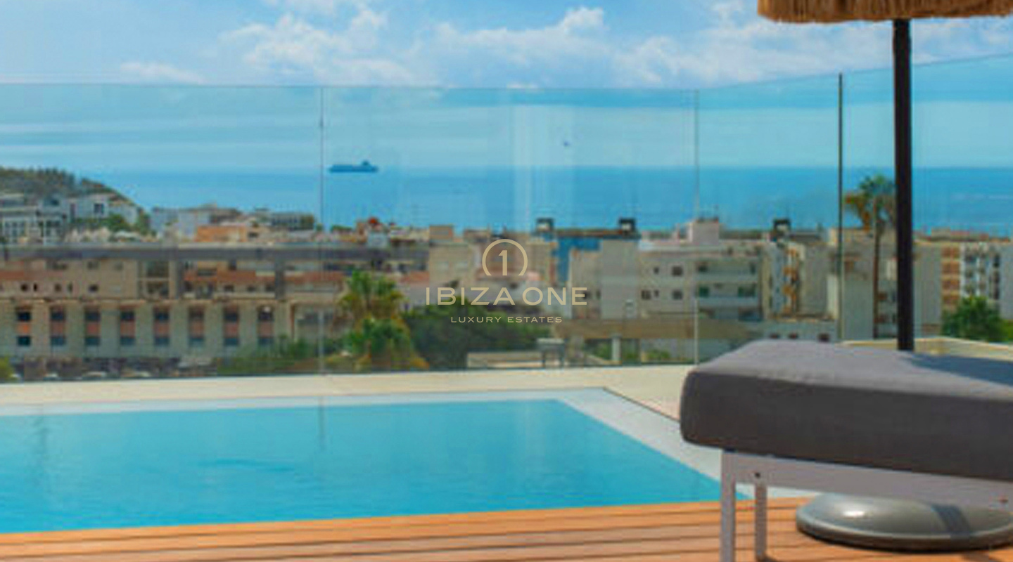 Moderna villa di lusso con 5 camere da letto, licenza di locazione turistica e fantastica vista sul mare in vendita a Santa Eulalia, Ibiza