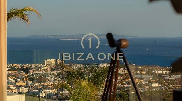 Moderne luxe villa met spectaculair uitzicht op zee te koop in Cas Mut, Ibiza