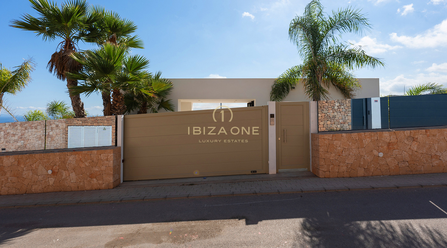 Moderne Luxusvilla mit spektakulärem Meerblick zum Verkauf in Cas Mut, Ibiza