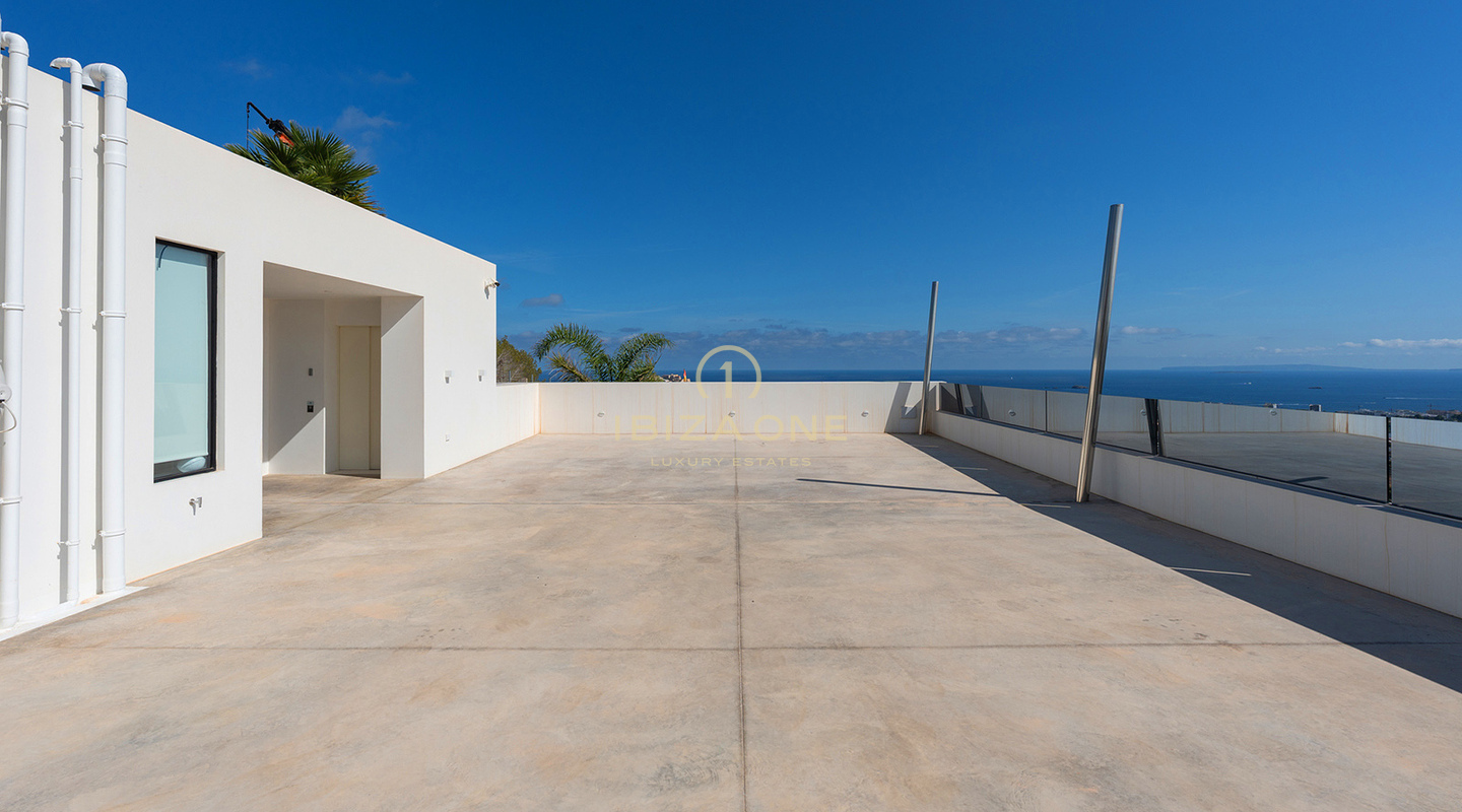 Moderna villa de lujo con espectaculares vistas al mar en venta en Cas Mut, Ibiza