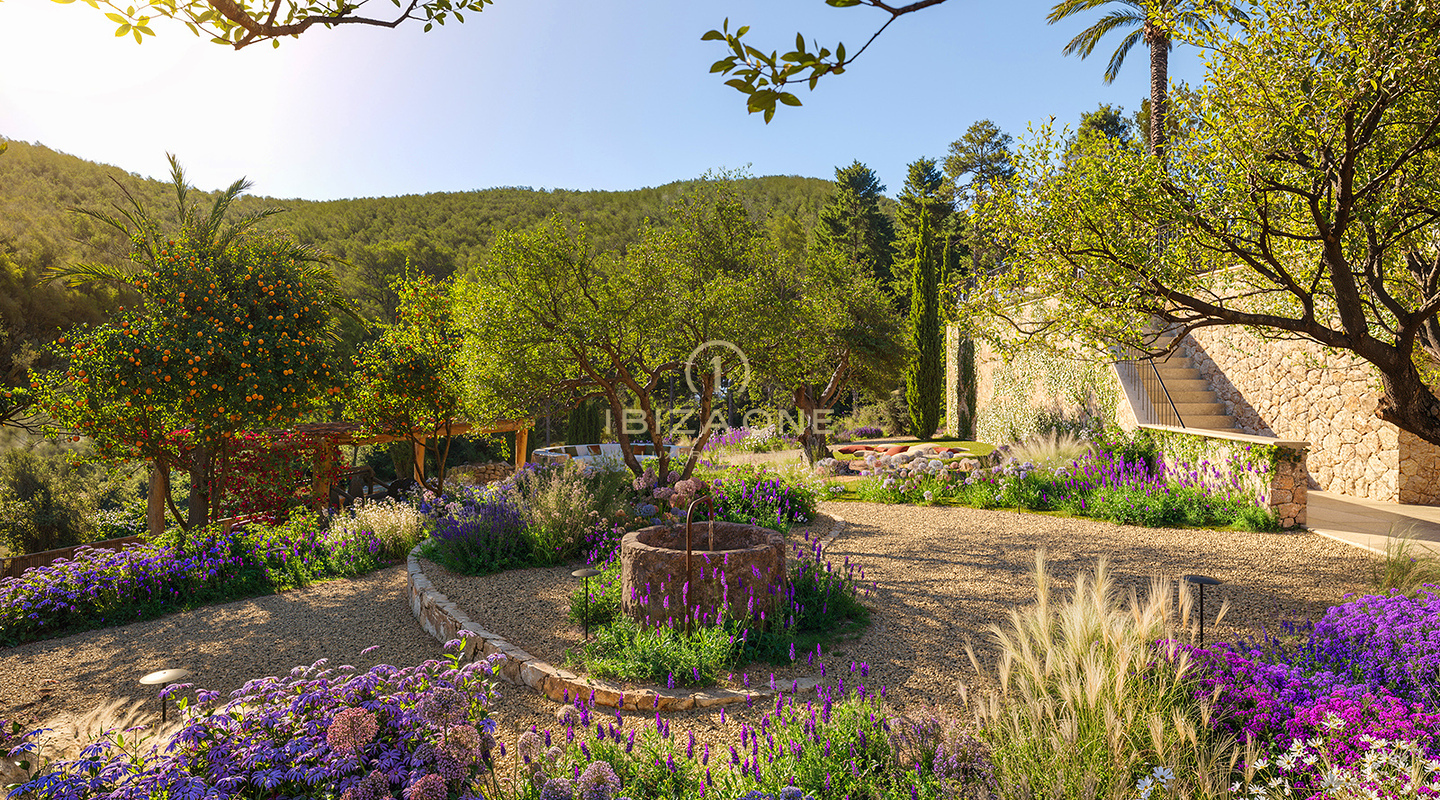 Terreno di lusso con licenza e scavo completato al 90% in vendita a Roca Llisa, Ibiza