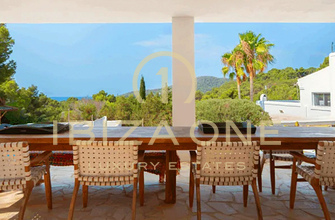 Letusibiza - Brigitte Bardoul - KM3 – Casa de 5 dormitorios con vistas lejanas al mar